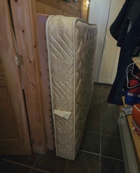 free smoke-free home double bed box spring and base for pickup
