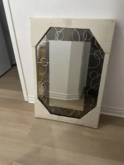 Miroir neuf, View more