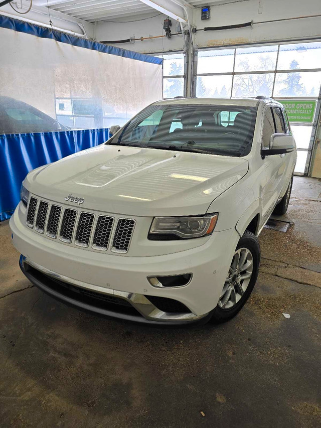 2014 Jeep Grand Cherokee Summit 5.7 Hemi in Cars & Trucks in Edmonton