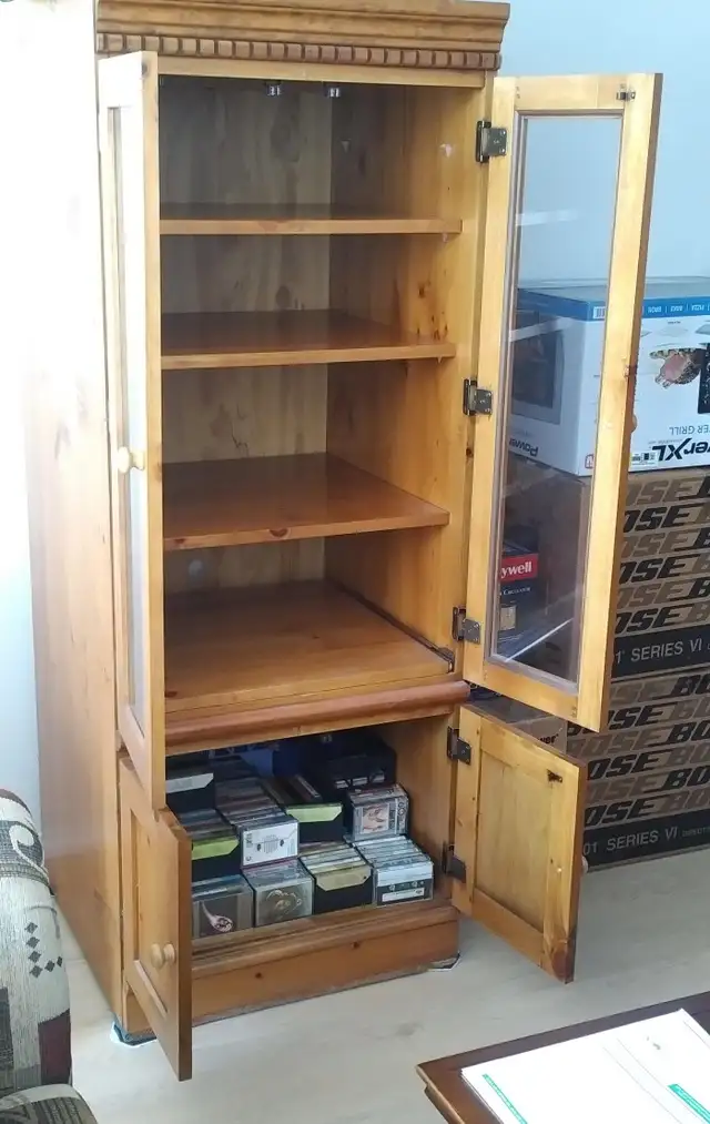 Solid wood Audio Cabinet in TV Tables & Entertainment Units in City of Toronto - Image 8