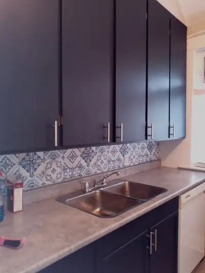3 bedroom main floor of a triplex utilities included