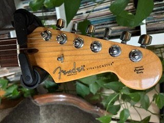 2012 Fender American Standard Stratocaster – Candy Cola Red in Guitars in Ottawa - Image 4