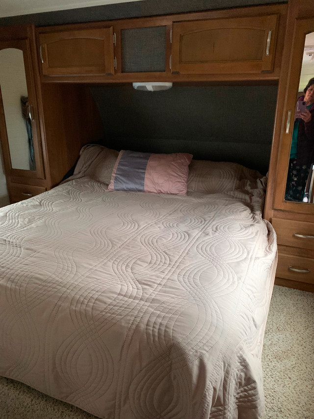 Trailer Fifthwheel in Travel Trailers & Campers in North Bay - Image 3
