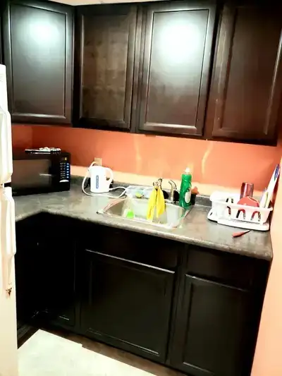 ROOMMATE WANTED - INCLUDES EVERYTHING - NEAR UOFR - $575 in Room Rentals & Roommates in Regina - Image 8
