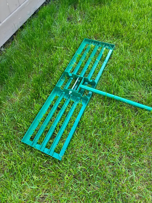 Lawn leveling Rake486356624092047360