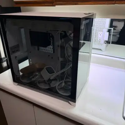 Lian Li O11 Dynamic Case, View more