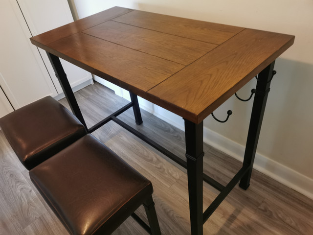 3 Piece Pub or Bar Table Set with 2 bar stools in Dining Tables & Sets in City of Toronto - Image 2
