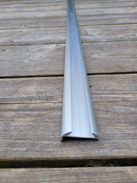 Rub rail (aluminum molding) for 1996/1997 Doral 216 or 230 model
