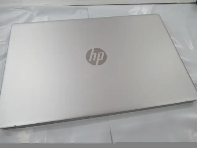 hp 17" laptop Intel Core i5 1135g7 512gb ssd 16gb ram Windows 11 in Laptops in Mississauga / Peel Region - Image 3