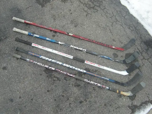 YES TODAY DEAL OF THE DAY ON 5 LEFT HAND PRO HOCKEY STICKS! in Hockey in Mississauga / Peel Region - Image 5