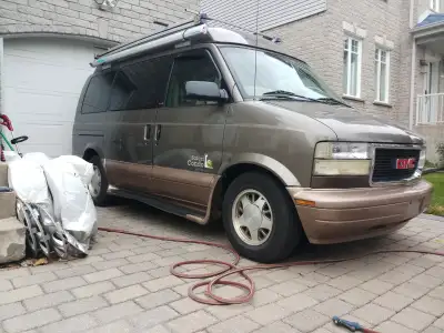 Safari Condo Junior SC à vendre. En excellente condition. Bas kilométrage 168,615 km. Jamais roulé e...