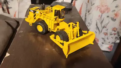 Cat Wheel Dozer die cast 1:50 Norscott will trade , View more