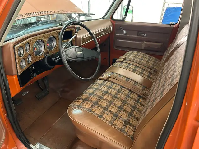 1975 Chevy square body crew cab in Classic Cars in Markham / York Region - Image 7