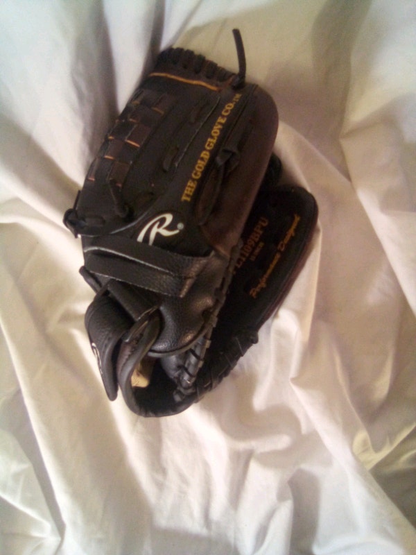 Brand New Kids size Rawlings baseball glove Baseball & Softball City of Toronto Kijiji