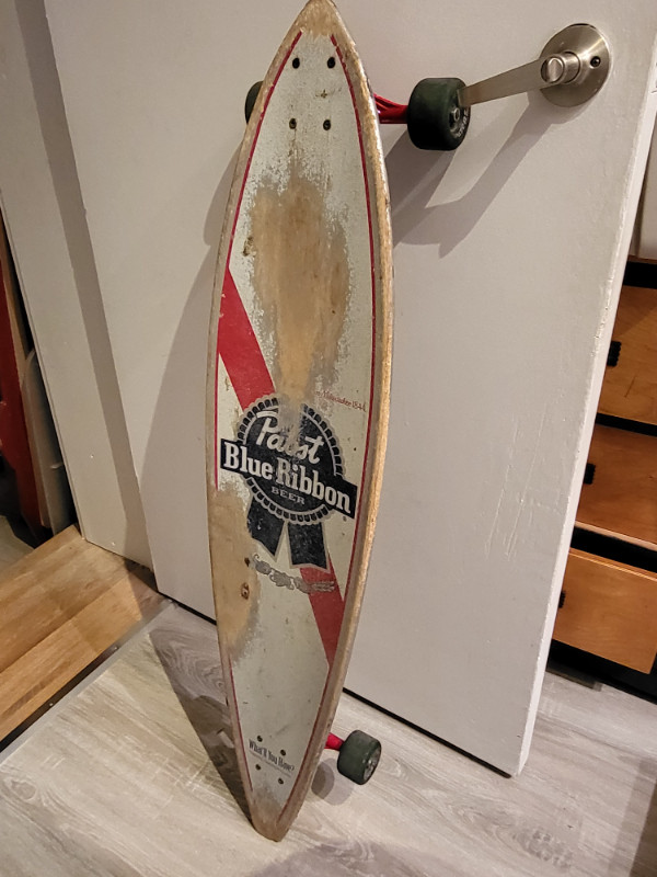 longboard pabst blue ribbon bière skateboard dans Planches à roulettes  à Laval/Rive Nord