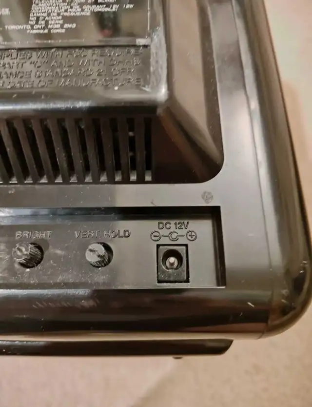 RETRO TV - 7" in TVs in Markham / York Region - Image 9