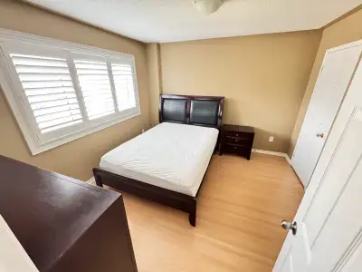 Private room available for rent in Bowmanville