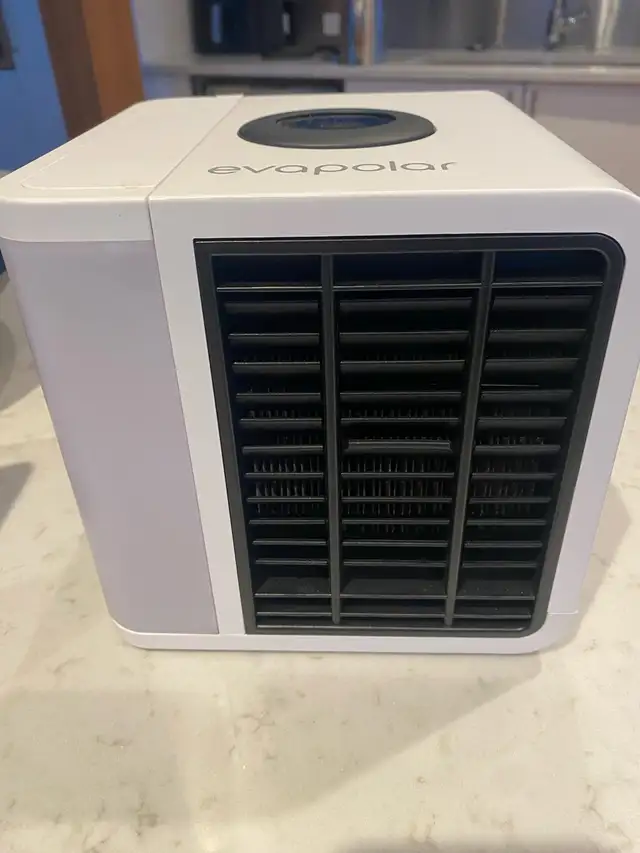  Tiny Air conditioner  in Other in City of Toronto - Image 2