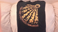 Weed print Marijuana graphic t-shirt -- medium -- good condition