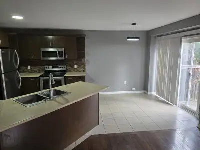 1 Room for Couple or 2 Girls at Brampton. Rent $425 each include Utilities & Wifi. 1 Parking. Availa...