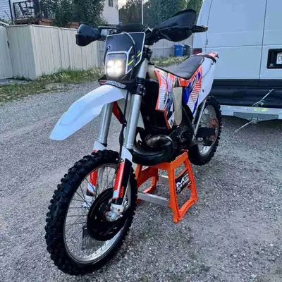 KTM 300xc enduro beast Open to possible trades or trades with cash either way Recluse clutch , fast...