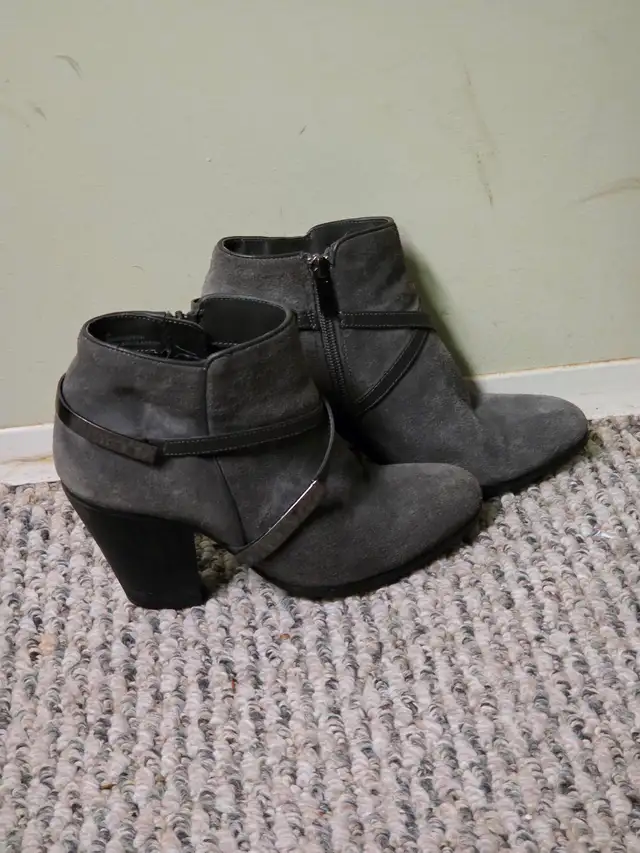 High heel grey suede boots in Women's - Shoes in Grande Prairie - Image 4
