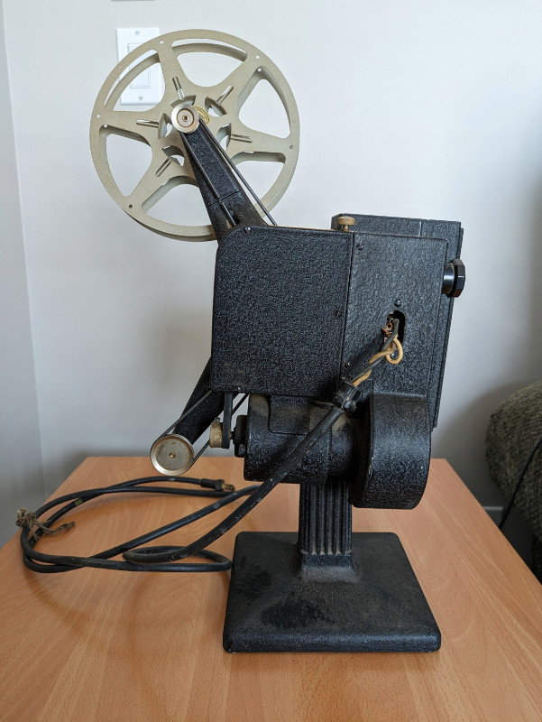 Kodascope 16 mm projector in Cameras & Camcorders in Calgary - Image 3