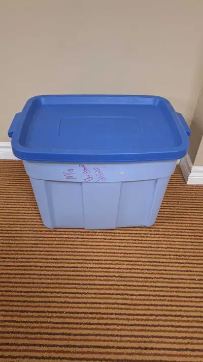 Rubbermaid Roughneck storage container 18 gal/68L, View more