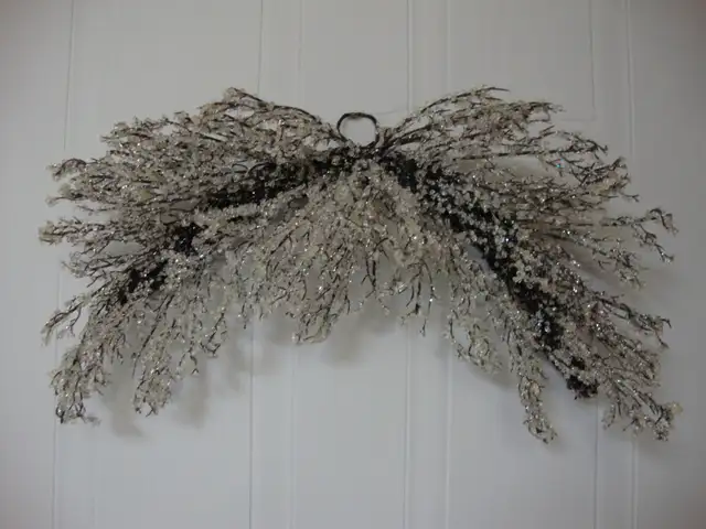 Branche scintillante et décoration de table assortie $15.00 in Home Décor & Accents in Longueuil / South Shore - Image 2