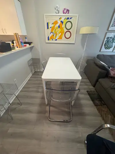 table à manger IKEA  pour 4 personnes, View more