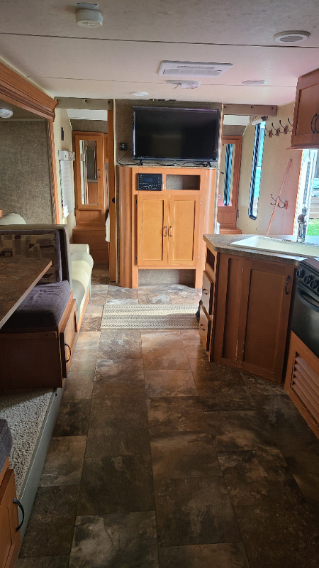2015 Forest River Grey Wolf RV Camper in Travel Trailers & Campers in Oshawa / Durham Region - Image 3