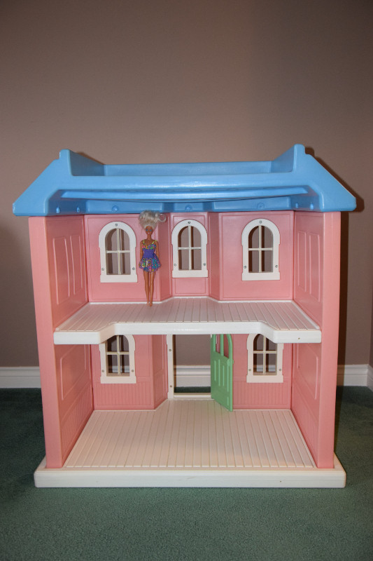 Little Tikes Doll House in Toys & Games in Oakville / Halton Region - Image 2