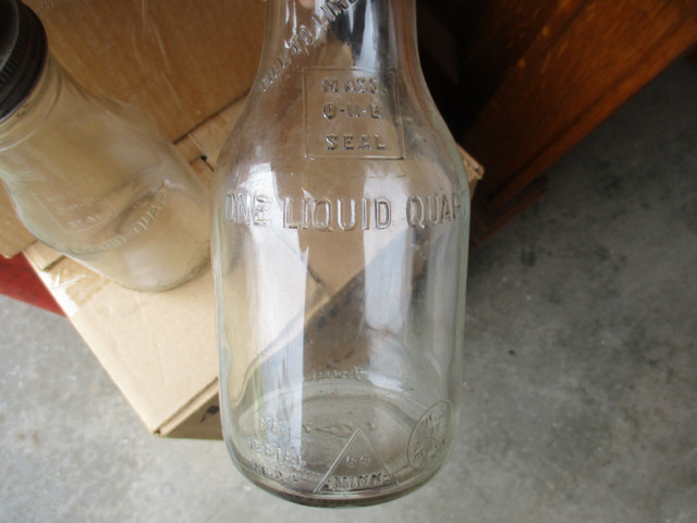 1960s QUART GLASS OIL BOTTLES METAL SPOUT $60 EA. GAS GARAGE in Arts & Collectibles in Winnipeg - Image 4