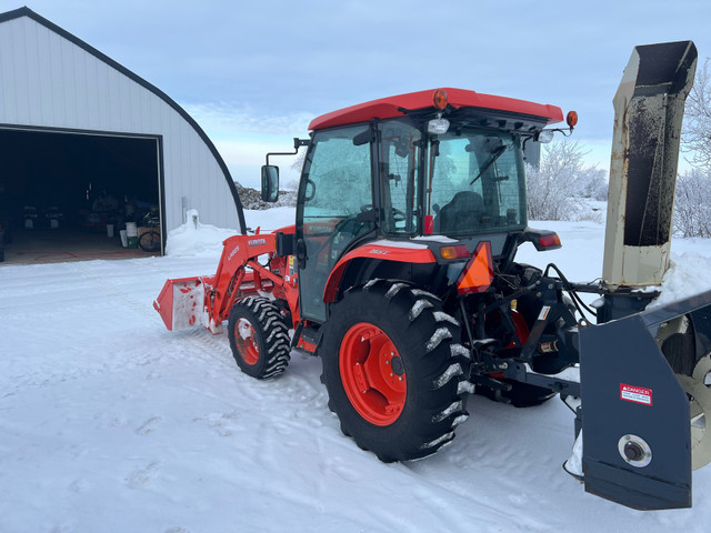 Kubota 3560 Tractor in Farming Equipment in Regina - Image 3