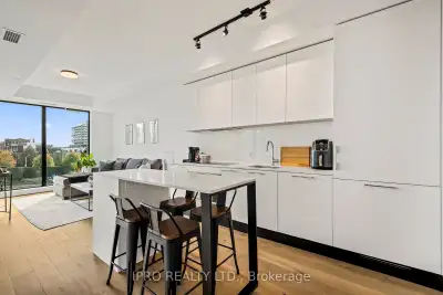 ⚽ World Cup Visitors & Summer Travelers Welcome! ⚽ Short-Term Sublease Available in Downtown Toronto...
