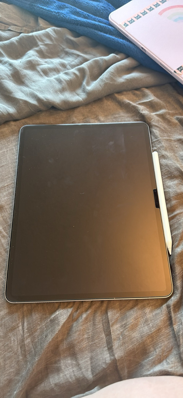 iPad Ai 13-inch (M3) + Apple Pencil in iPads & Tablets in Gatineau