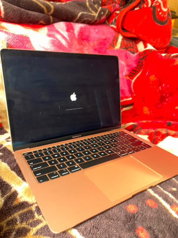 Mac book Air 15 for sale 950$ in Laptops in City of Toronto - Image 4