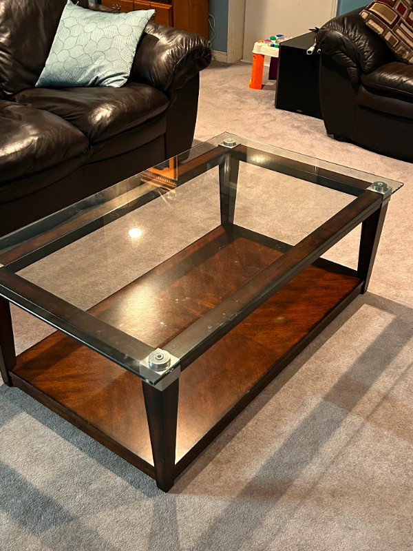 Glass/wood Coffee Table in Coffee Tables in Stratford