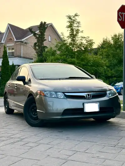 Nice little Honda civic ready for a new owner. Selling as is. Clean title. Amazing on gas! 35 dollar...