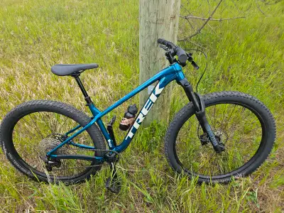 2024 Like New Trek Roscoe 7 MTB, View more