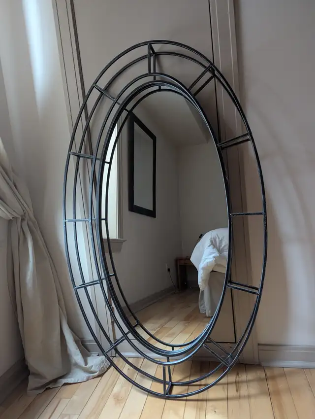 Mirror for sale in Home Décor & Accents in Ottawa - Image 2