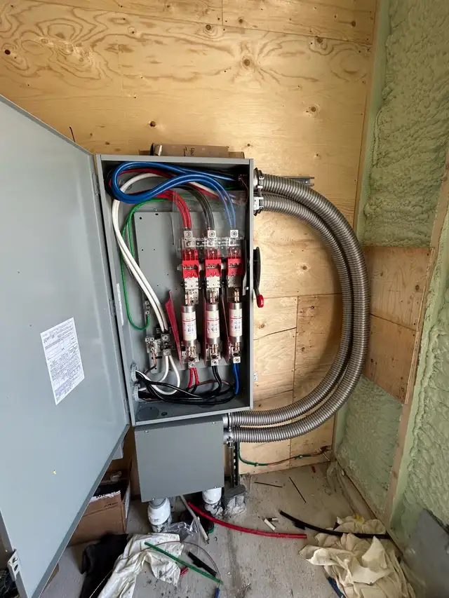 Electrician Looking for Side Work410344385371842561