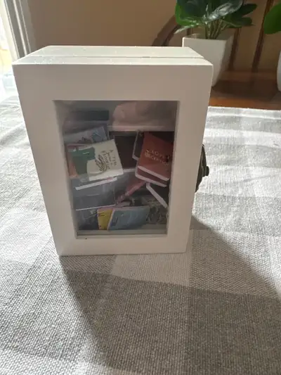  mini stress shelf with books, View more
