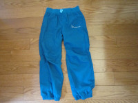 Size 5 Oshkosh Outdoor pants for spring and fall
