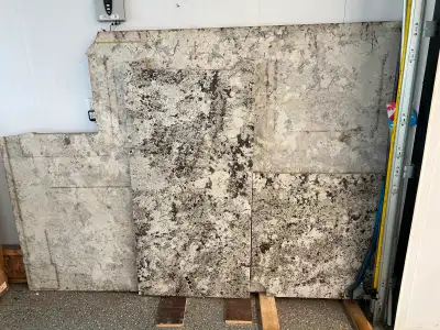 5’x7’ countertop with additional pieces