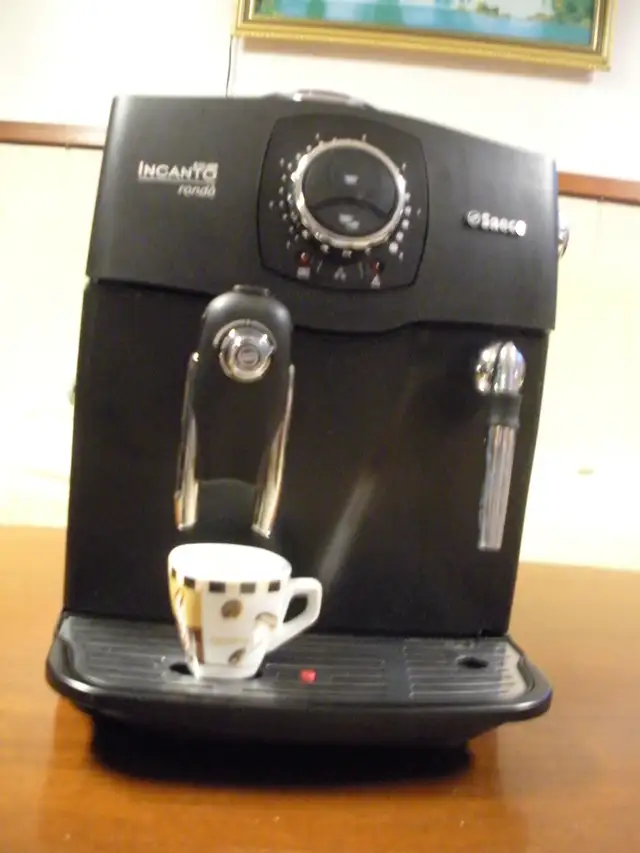 Saeco Incanto Rondò S-Class Espresso Machine in Coffee Makers in Stratford - Image 5