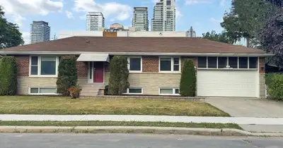 Modern, bright bedrooms for rent in a house at Yonge & Sheppard – one of Toronto’s most convenient a...