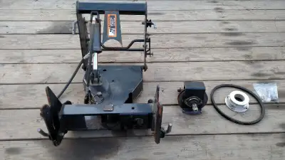 Wanted : John Deere 318 quick hitch and front pto drive, View more