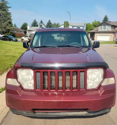 2008 jeep Liberty (Trail Rated 4x4 North Edition) 224000 KM. Low km for this vehicle. Suspension fee...