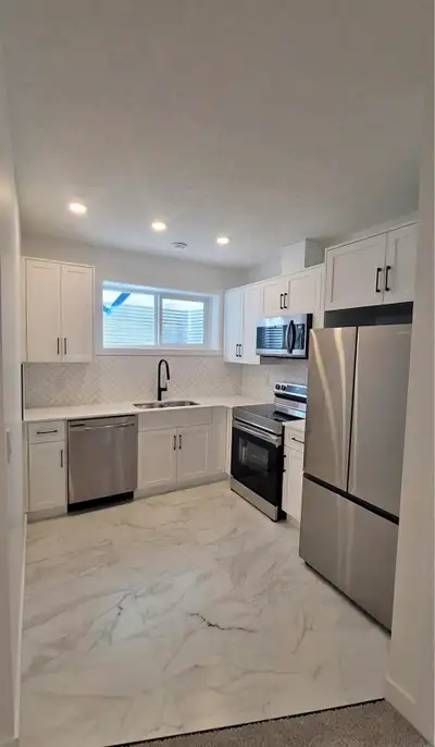 Basement Suite - Utilities Included - $1400 Located in Southpointe Fort Saskatchewan - 1 Bedroom - 1...